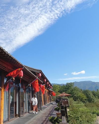 青云茶舍 >>

温馨典雅，辟却喧嚣

煮一壶清水，泡一杯清茶

感受时光带来的体验